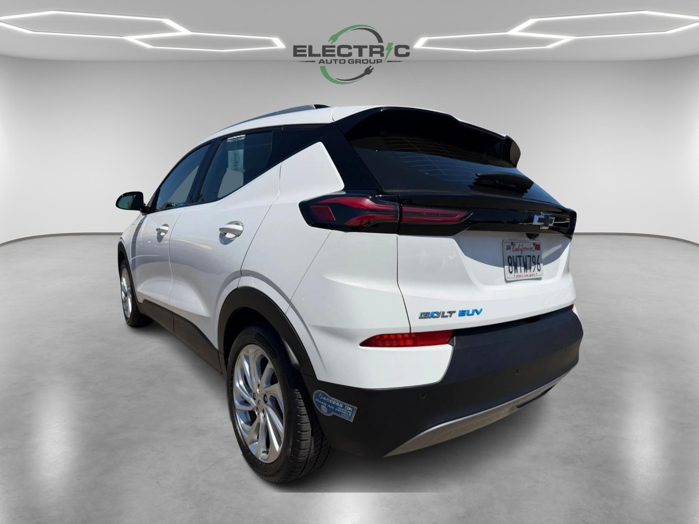 2022 Chevrolet Bolt EV 1LT (1G1FY6S00N4) with an ELECTRIC engine, 1A transmission, located at 722 E Miner Ave, Stockton, CA, 95202, (209) 871-6645, 37.956711, -121.282310- Photo#5
