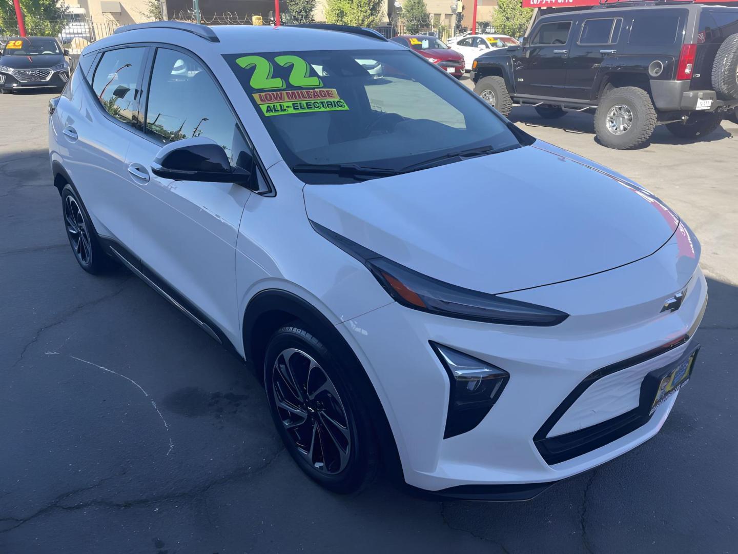 2022 WHITE Chevrolet Bolt EV 2LT (1G1FZ6S07N4) with an ELECTRIC engine, 1A transmission, located at 722 E Miner Ave, Stockton, CA, 95202, (209) 871-6645, 37.956711, -121.282310 - PLUS TAXES AND FEES - Photo#8