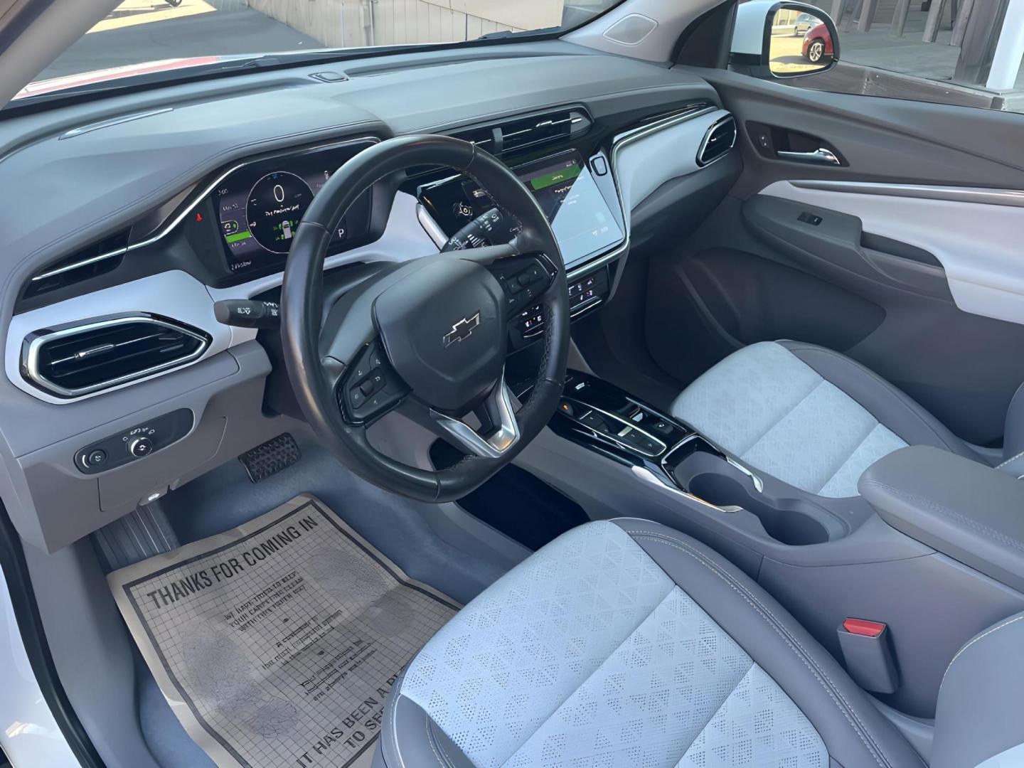 2022 WHITE Chevrolet Bolt EV 2LT (1G1FZ6S07N4) with an ELECTRIC engine, 1A transmission, located at 722 E Miner Ave, Stockton, CA, 95202, (209) 871-6645, 37.956711, -121.282310 - PLUS TAXES AND FEES - Photo#12