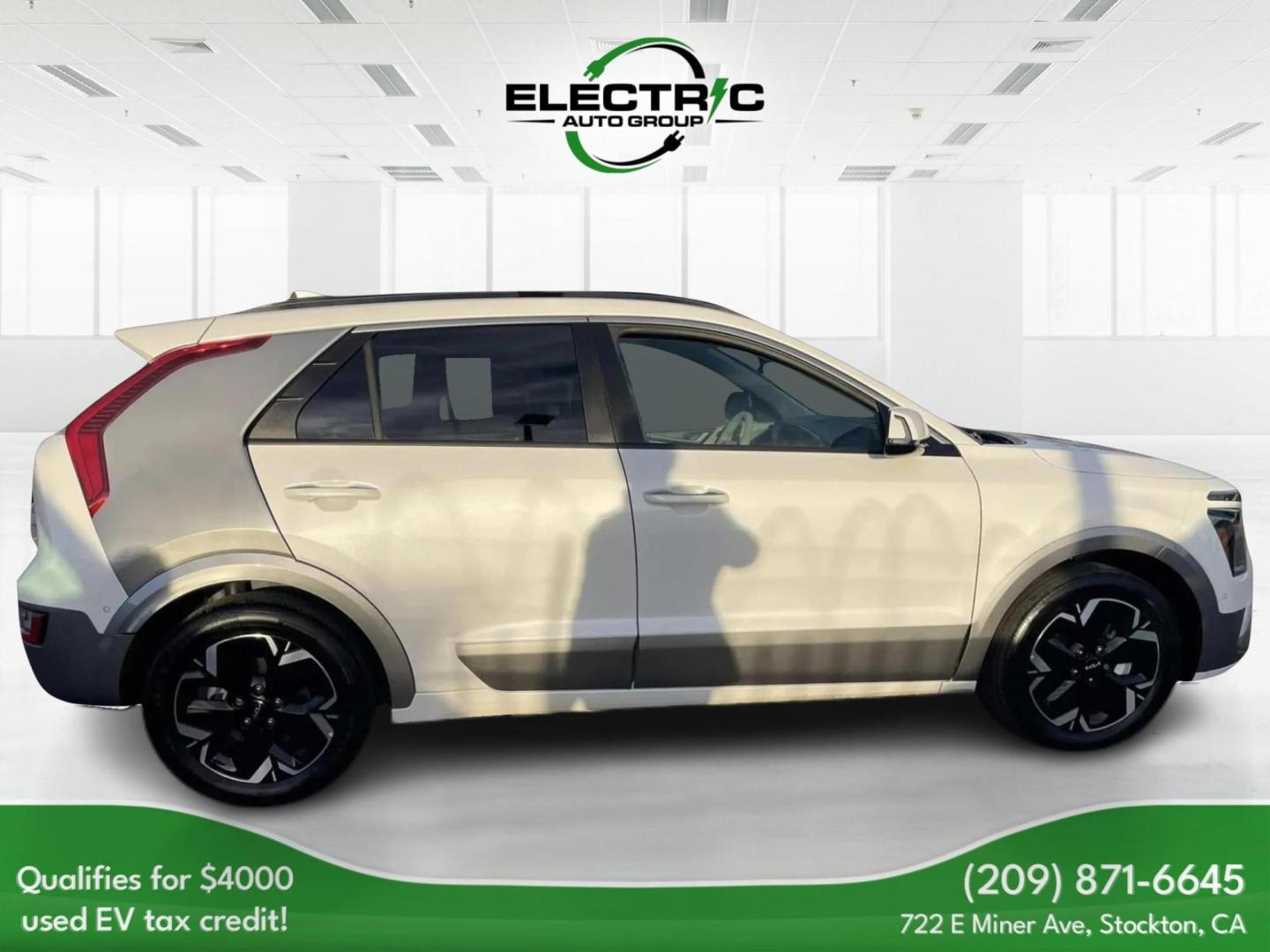 2023 WHITE Kia Niro EV Wave (KNDCT3L19P5) , 6A transmission, located at 722 E Miner Ave, Stockton, CA, 95202, (209) 871-6645, 37.956711, -121.282310 - PLUS TAXES AND FEES - Photo#18