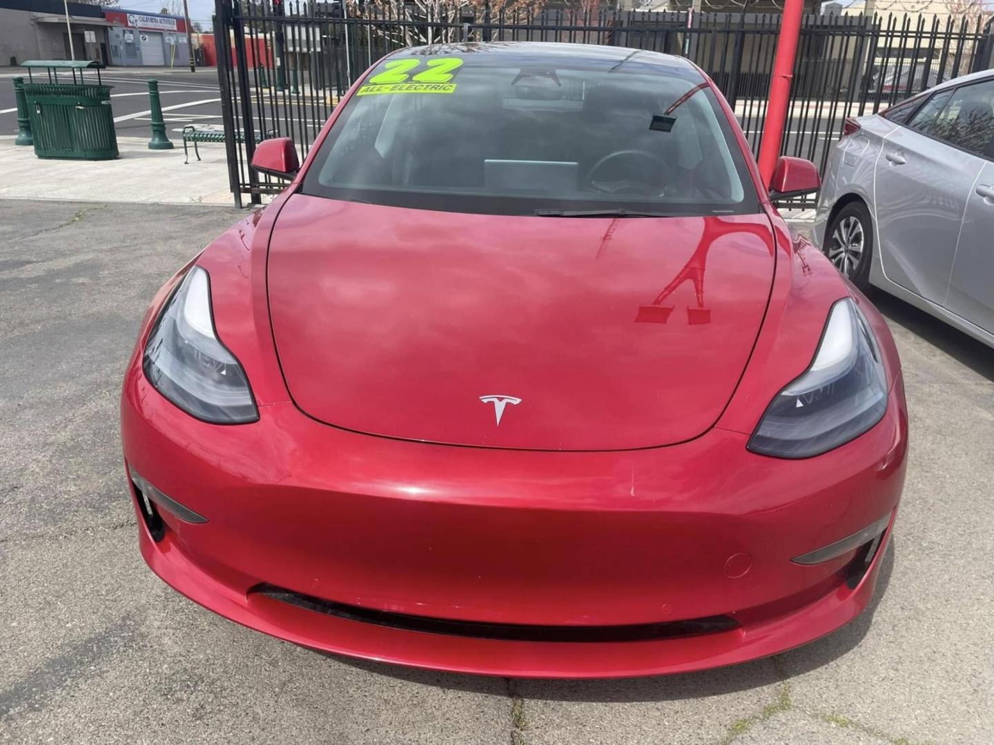 2022 Tesla Model 3 Long Range (5YJ3E1EBXNF) with an ELECTRIC engine, 1A transmission, located at 722 E Miner Ave, Stockton, CA, 95202, (209) 871-6645, 37.956711, -121.282310 - PLUS TAXES AND FEES NO CHARGER AVAILABLE - Photo#2