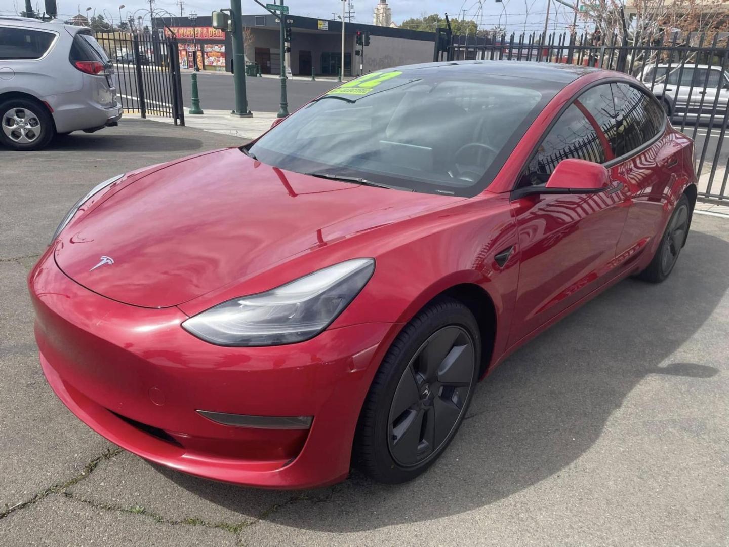 2022 Tesla Model 3 Long Range (5YJ3E1EBXNF) with an ELECTRIC engine, 1A transmission, located at 722 E Miner Ave, Stockton, CA, 95202, (209) 871-6645, 37.956711, -121.282310 - PLUS TAXES AND FEES NO CHARGER AVAILABLE - Photo#3
