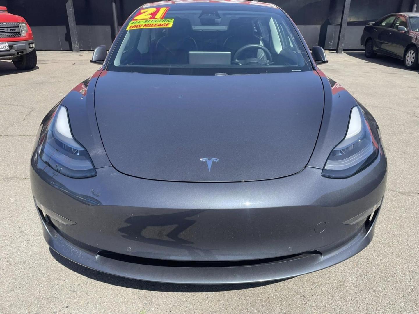 2021 Tesla Model 3 Standard Range Plus (5YJ3E1EA7MF) with an ELECTRIC engine, 1A transmission, located at 722 E Miner Ave, Stockton, CA, 95202, (209) 871-6645, 37.956711, -121.282310 - PLUS TAXES AND FEES NO CHARGER AVAILABLE - Photo#2