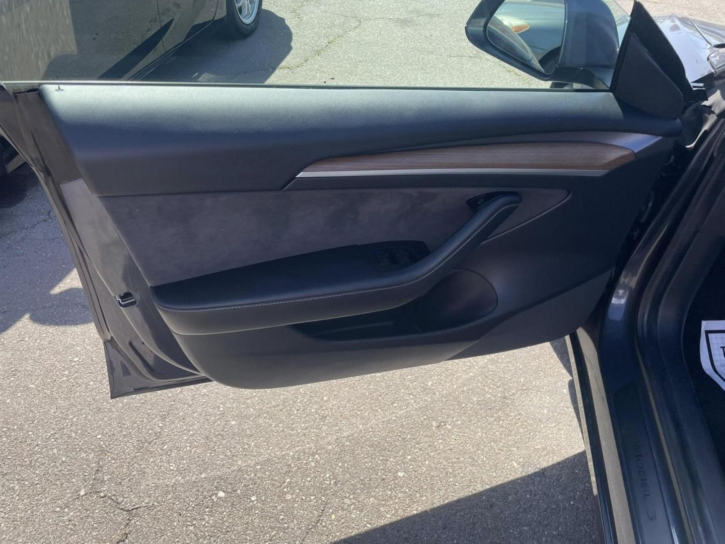 2021 Tesla Model 3 Standard Range Plus (5YJ3E1EA7MF) with an ELECTRIC engine, 1A transmission, located at 722 E Miner Ave, Stockton, CA, 95202, (209) 871-6645, 37.956711, -121.282310 - PLUS TAXES AND FEES NO CHARGER AVAILABLE - Photo#4
