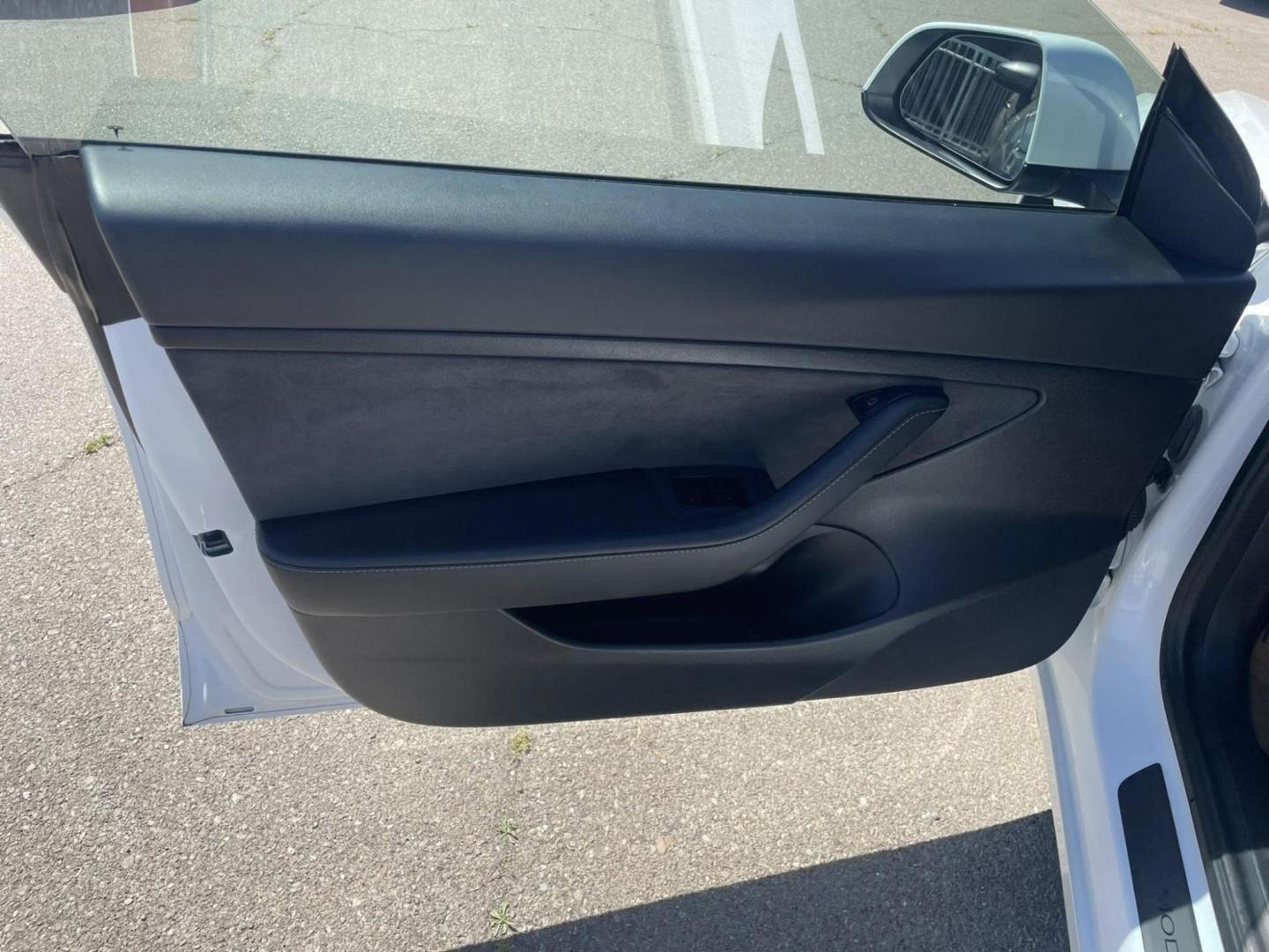 2021 WHITE Tesla Model 3 Standard Range Plus (5YJ3E1EA7MF) with an ELECTRIC engine, 1A transmission, located at 722 E Miner Ave, Stockton, CA, 95202, (209) 871-6645, 37.956711, -121.282310 - PLUS TAXES AND FEES NO CHARGER AVAIABLE - Photo#5