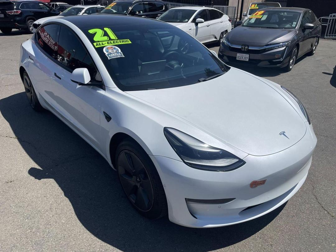 photo of 2021 Tesla Model 3 Standard Range Plus