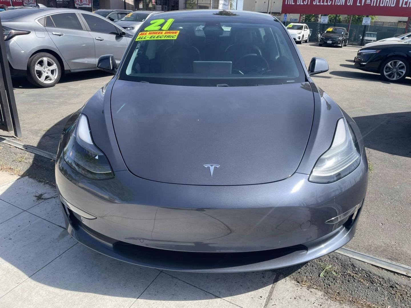 2021 WHITE Tesla Model 3 Long Range (5YJ3E1EBXMF) with an ELECTRIC engine, 1A transmission, located at 722 E Miner Ave, Stockton, CA, 95202, (209) 871-6645, 37.956711, -121.282310 - PLUS TAXES AND FEES NO CHARGER AVAILABLE - Photo#2