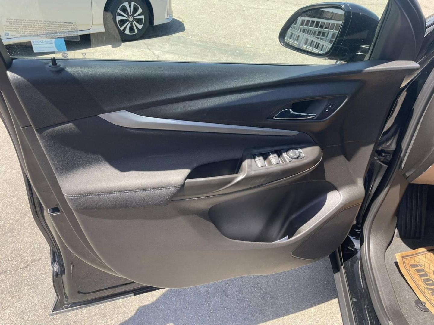 2022 Chevrolet Bolt EV 1LT (1G1FY6S01N4) with an ELECTRIC engine, 1A transmission, located at 722 E Miner Ave, Stockton, CA, 95202, (209) 871-6645, 37.956711, -121.282310 - PLUS TAXES AND FEES NO CHARGER AVAILABLE - Photo#4