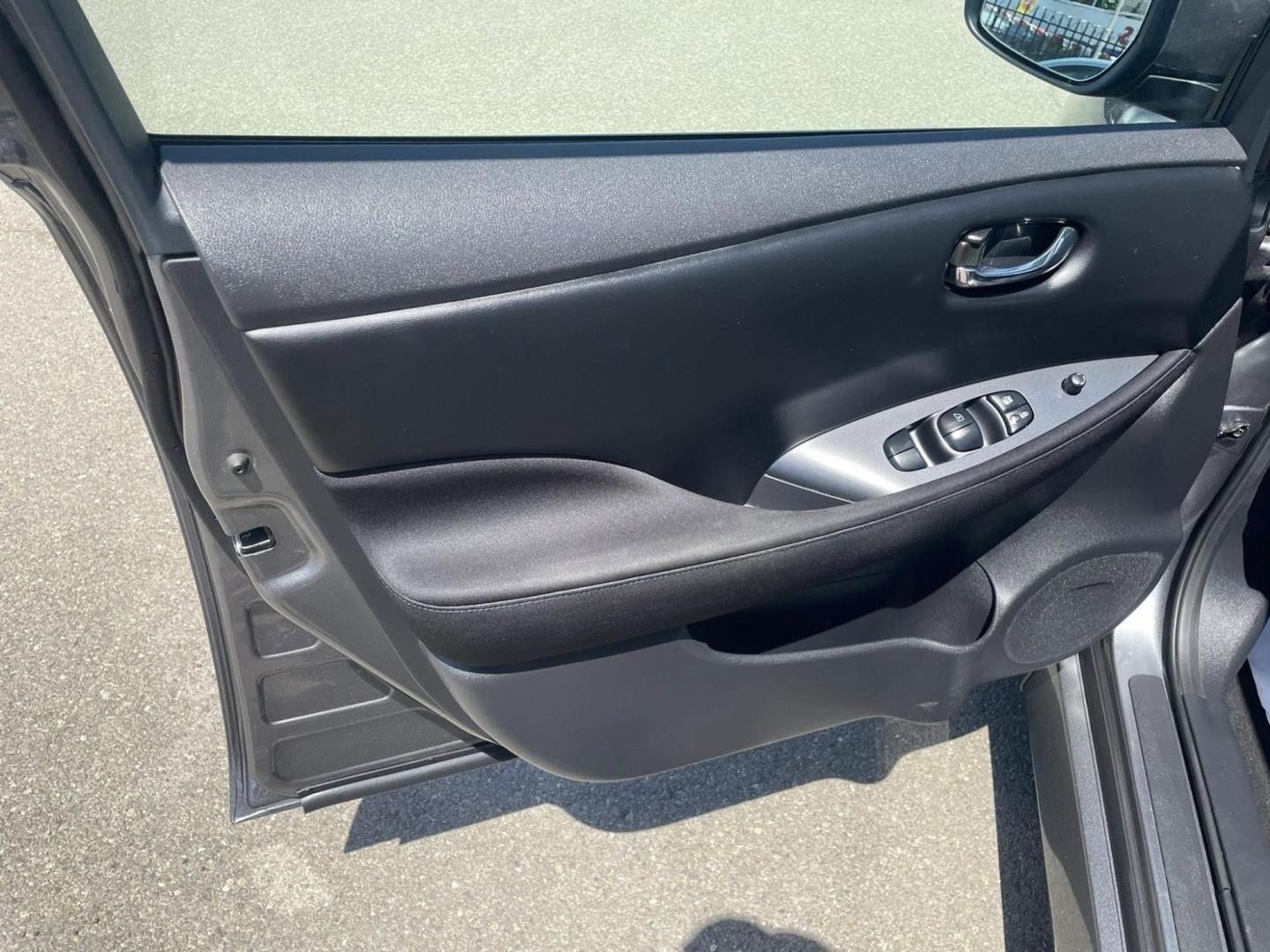 2022 Nissan LEAF SV (1N4BZ1CV4NC) with an ELECTRIC engine, CVT transmission, located at 722 E Miner Ave, Stockton, CA, 95202, (209) 871-6645, 37.956711, -121.282310 - PLUS TAXES AND FEES NO CHARGER AVAILABLE - Photo#6