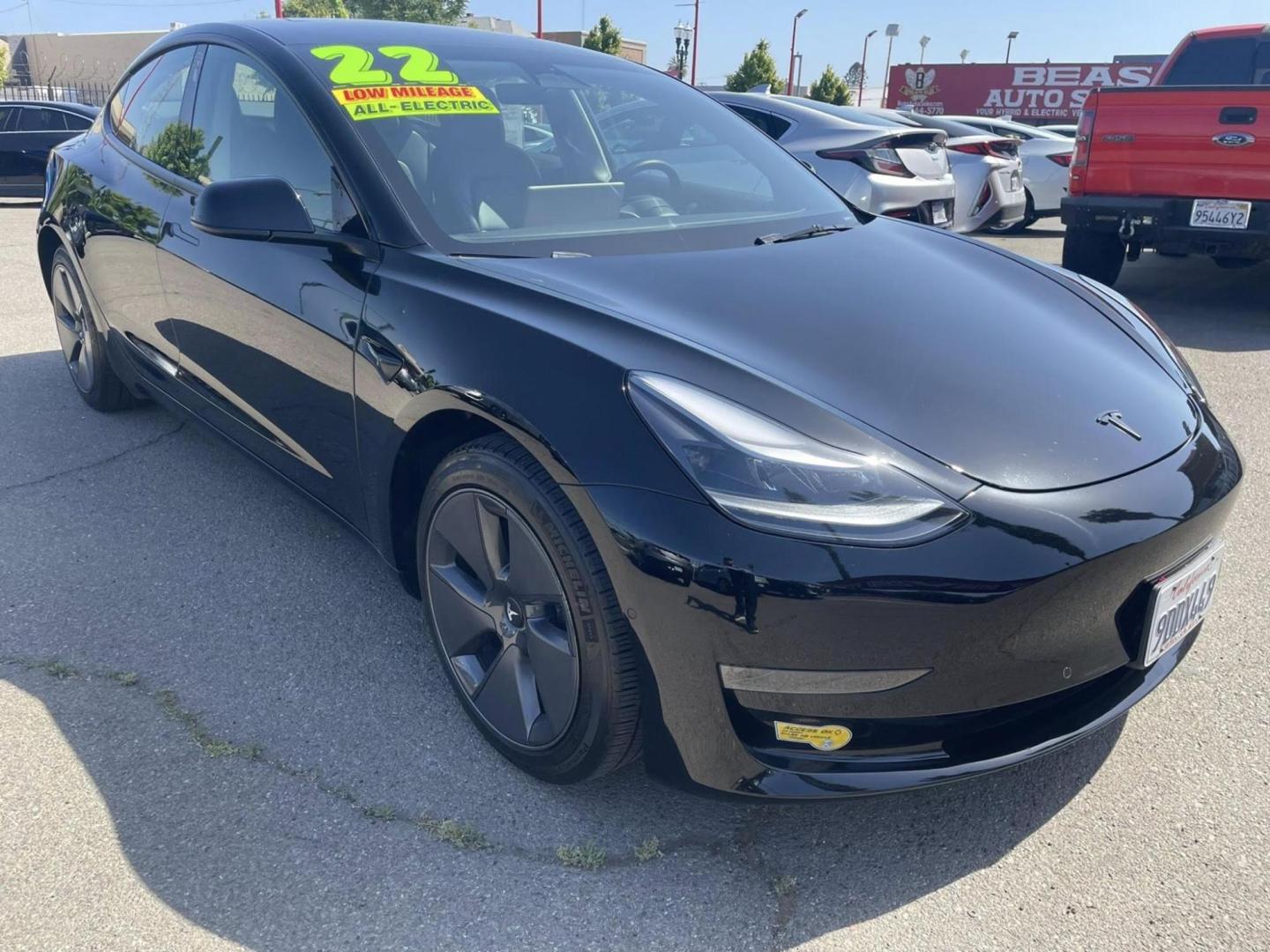 2022 Tesla Model 3 Standard Range Plus (5YJ3E1EAXNF) with an ELECTRIC engine, 1A transmission, located at 722 E Miner Ave, Stockton, CA, 95202, (209) 871-6645, 37.956711, -121.282310 - PLUS TAXES AND FEES NO CHARGER AVAILABLE - Photo#1