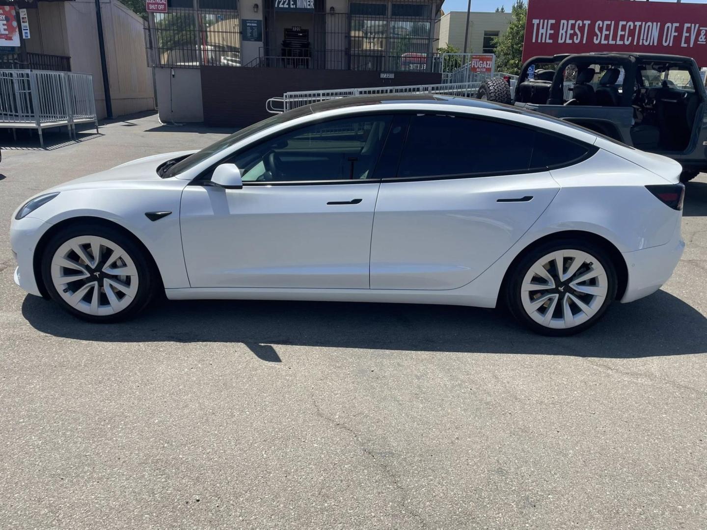 2021 Tesla Model 3 Standard Range Plus (5YJ3E1EA3MF) with an ELECTRIC engine, 1A transmission, located at 722 E Miner Ave, Stockton, CA, 95202, (209) 871-6645, 37.956711, -121.282310 - PLUS TAXES AND FEES NO CHARGER AVAILABLE - Photo#3