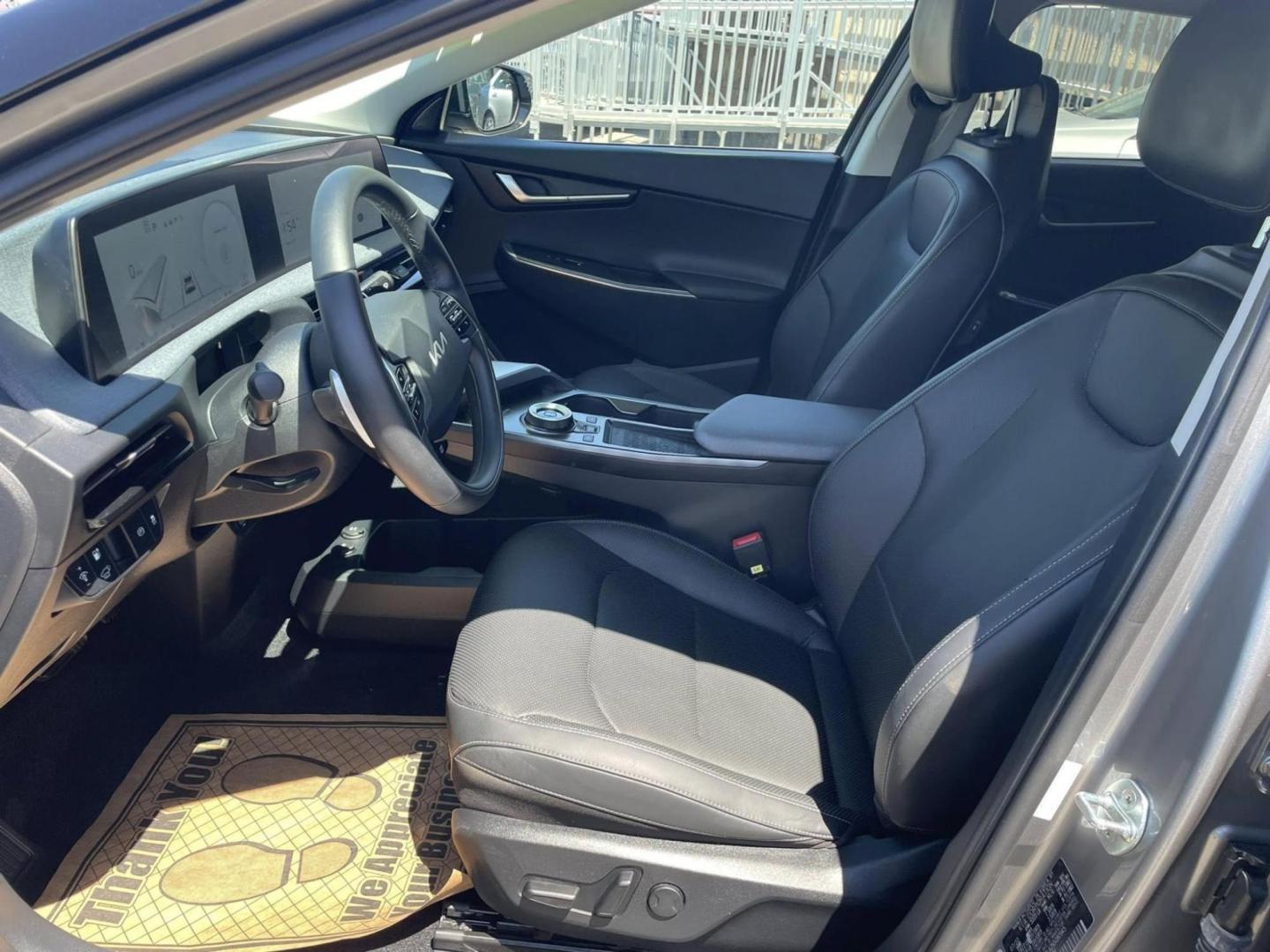 2022 Kia EV6 GT-Line (KNDC34LA2N5) , located at 722 E Miner Ave, Stockton, CA, 95202, (209) 871-6645, 37.956711, -121.282310 - PLUS TAXES AND FEES NO CHARGER AVAILABLE - Photo#7