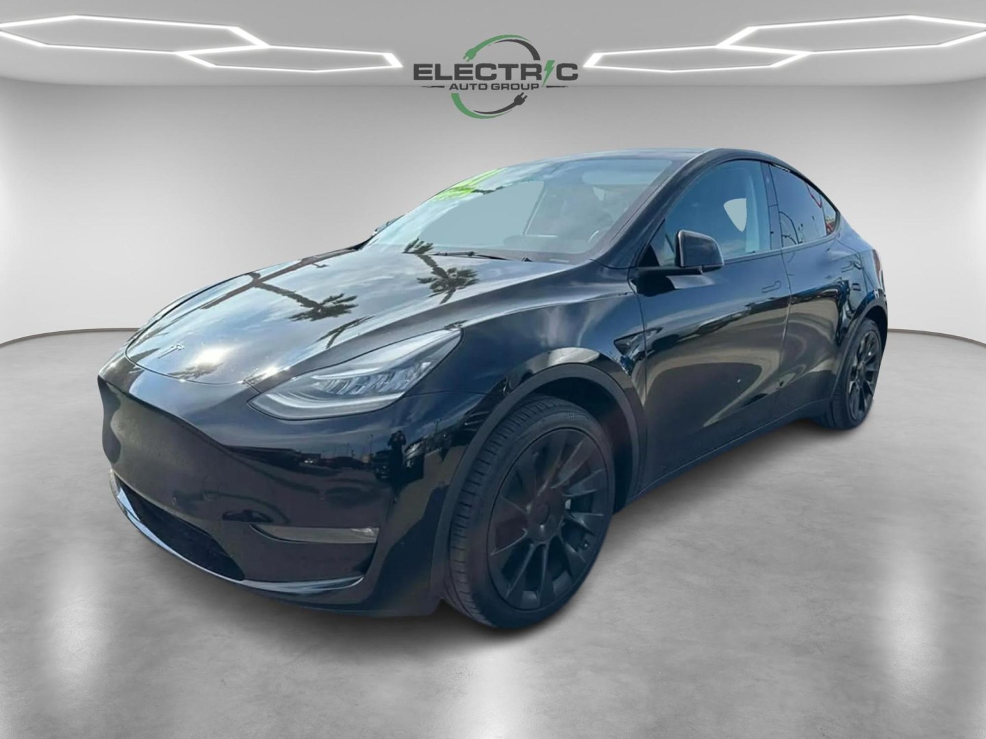 2021 Tesla Model Y Long Range AWD (5YJYGAEE8MF) with an ELECTRIC engine, 1A transmission, located at 722 E Miner Ave, Stockton, CA, 95202, (209) 871-6645, 37.956711, -121.282310 - Photo#3