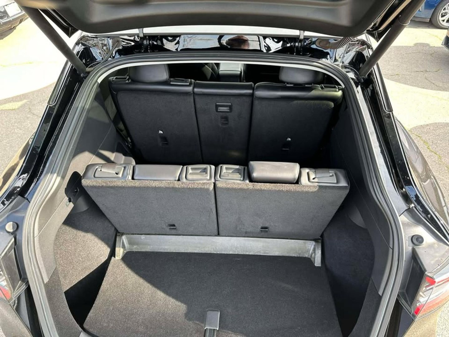 2021 Tesla Model Y Long Range AWD (5YJYGAEE8MF) with an ELECTRIC engine, 1A transmission, located at 722 E Miner Ave, Stockton, CA, 95202, (209) 871-6645, 37.956711, -121.282310 - Photo#11