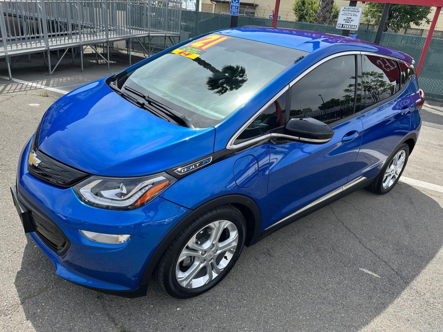 2021 Chevrolet Bolt EV LT (1G1FY6S07M4) with an ELECTRIC engine, 1A transmission, located at 722 E Miner Ave, Stockton, CA, 95202, (209) 871-6645, 37.956711, -121.282310 - Photo#4