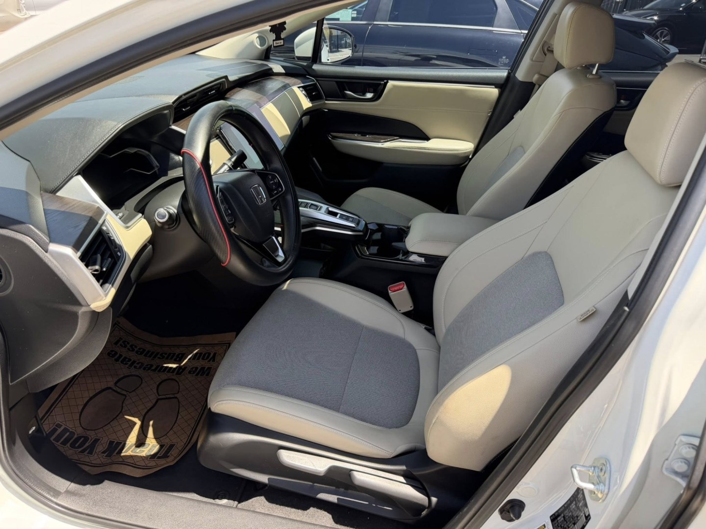2018 Honda Clarity Plug-In Hybrid (JHMZC5F17JC) with an 1.5L L4 DOHC 16V HYBRID engine, CVT transmission, located at 722 E Miner Ave, Stockton, CA, 95202, (209) 871-6645, 37.956711, -121.282310 - Photo#10