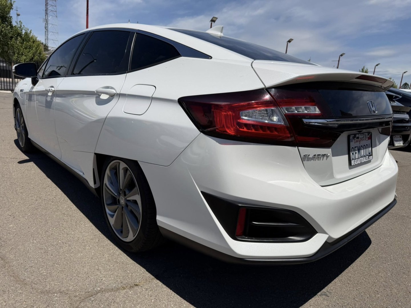 2018 Honda Clarity Plug-In Hybrid (JHMZC5F17JC) with an 1.5L L4 DOHC 16V HYBRID engine, CVT transmission, located at 722 E Miner Ave, Stockton, CA, 95202, (209) 871-6645, 37.956711, -121.282310 - Photo#6