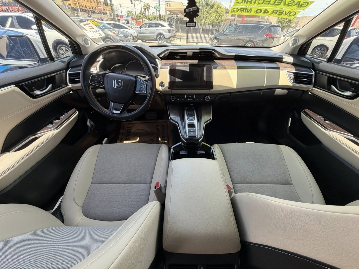 2018 Honda Clarity Plug-In Hybrid (JHMZC5F17JC) with an 1.5L L4 DOHC 16V HYBRID engine, CVT transmission, located at 722 E Miner Ave, Stockton, CA, 95202, (209) 871-6645, 37.956711, -121.282310 - Photo#9