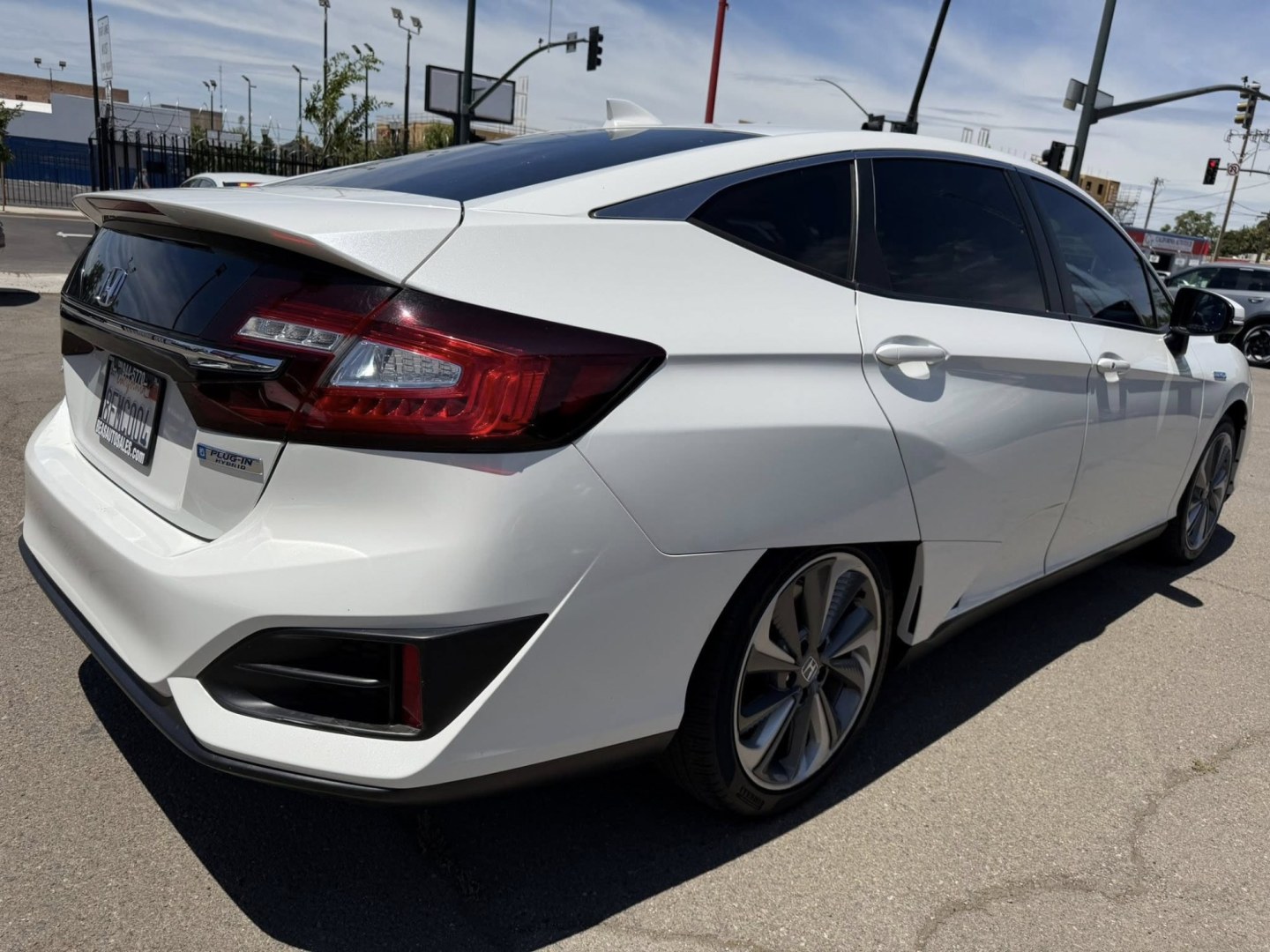 2018 Honda Clarity Plug-In Hybrid (JHMZC5F17JC) with an 1.5L L4 DOHC 16V HYBRID engine, CVT transmission, located at 722 E Miner Ave, Stockton, CA, 95202, (209) 871-6645, 37.956711, -121.282310 - Photo#8