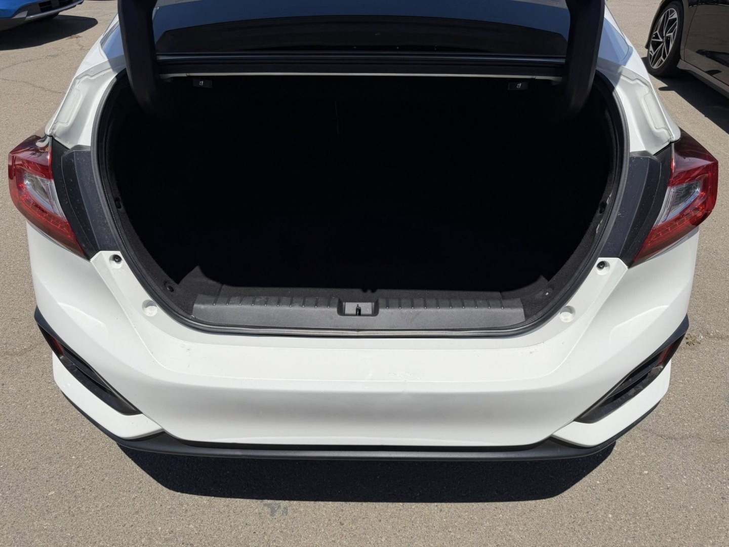 2018 Honda Clarity Plug-In Hybrid (JHMZC5F17JC) with an 1.5L L4 DOHC 16V HYBRID engine, CVT transmission, located at 722 E Miner Ave, Stockton, CA, 95202, (209) 871-6645, 37.956711, -121.282310 - Photo#12