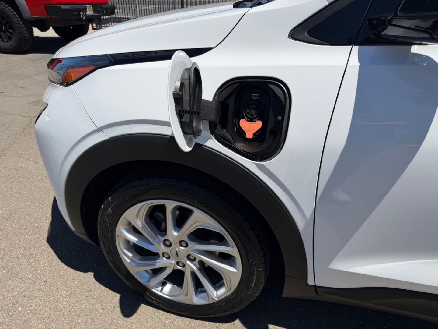 2022 Chevrolet Bolt EV 1LT (1G1FY6S00N4) with an ELECTRIC engine, 1A transmission, located at 722 E Miner Ave, Stockton, CA, 95202, (209) 871-6645, 37.956711, -121.282310- Photo#8