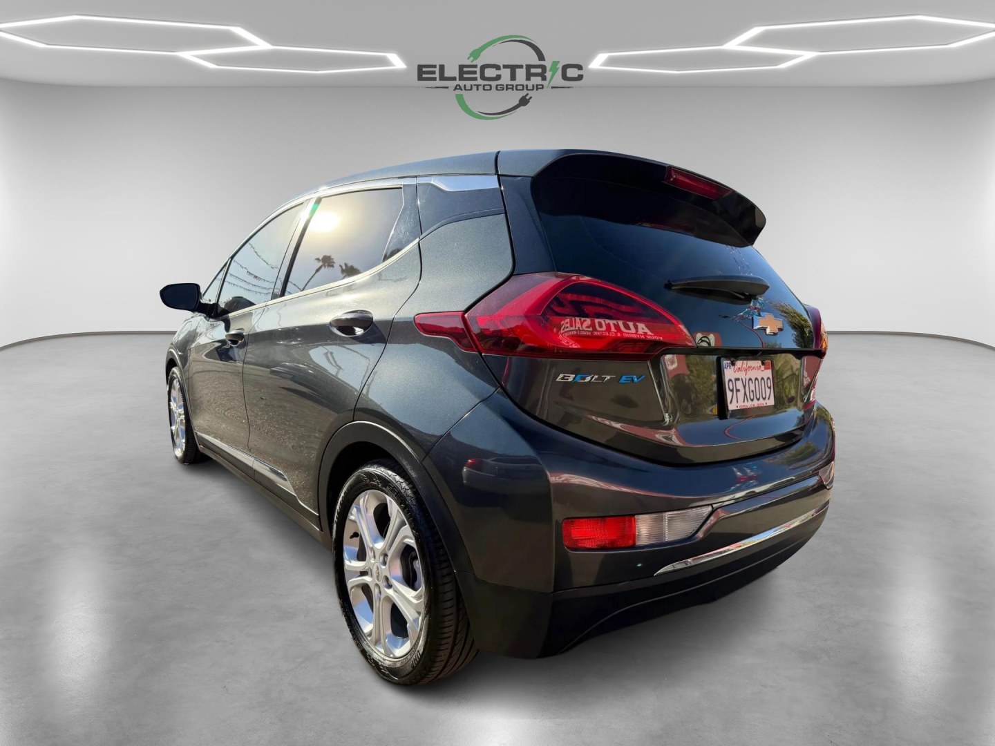 2019 Chevrolet Bolt EV LT (1G1FW6S01K4) with an ELECTRIC engine, 1A transmission, located at 722 E Miner Ave, Stockton, CA, 95202, (209) 871-6645, 37.956711, -121.282310- Photo#5