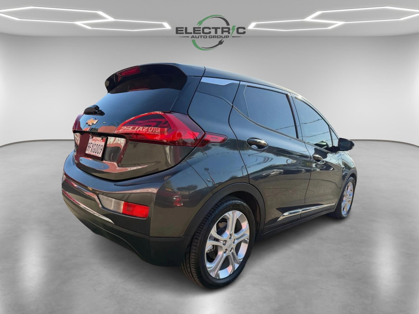 2019 Chevrolet Bolt EV LT (1G1FW6S01K4) with an ELECTRIC engine, 1A transmission, located at 722 E Miner Ave, Stockton, CA, 95202, (209) 871-6645, 37.956711, -121.282310- Photo#7